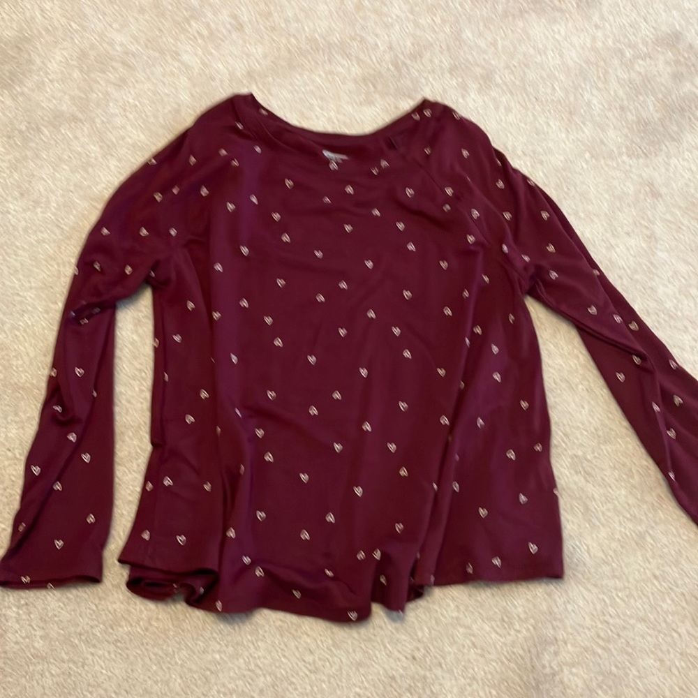old navy tee soft like new perfect for Valentine’s Day